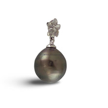 Load image into Gallery viewer, Plumeria-Bale Black Tahitian Pearl Pendant 14k