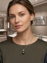 Load image into Gallery viewer, 14kw Plumeria-Bale Black Tahitian Pearl Pendant