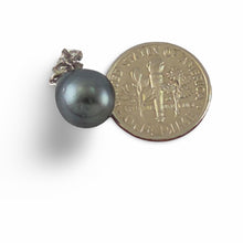 Load image into Gallery viewer, 14kw Plumeria-Bale Black Tahitian Pearl Pendant