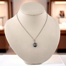 Load image into Gallery viewer, 14kw Plumeria-Bale Black Tahitian Pearl Pendant