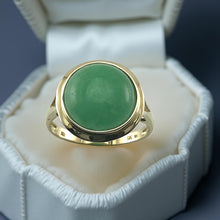 Load image into Gallery viewer, Green Jade Round Cabochon Solitaire in Solid 14K Gold
