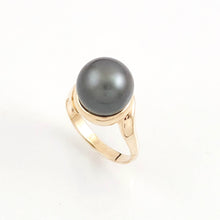 Load image into Gallery viewer, Genuine Black Tahitian Pearl 14K Yellow Gold Solitaire Ring