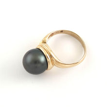 Load image into Gallery viewer, Genuine Black Tahitian Pearl 14K Yellow Gold Solitaire Ring