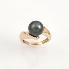 Load image into Gallery viewer, Natural Black Tahitian Pearl 14K Yellow Gold Solitaire Ring