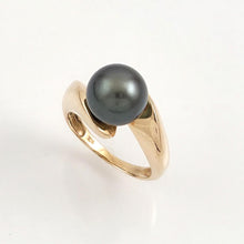 Load image into Gallery viewer, Natural Black Tahitian Pearl 14K Yellow Gold Solitaire Ring