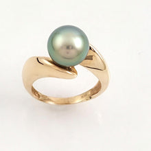 Load image into Gallery viewer, Peacock Green Tahitian Pearl 14K Yellow Gold Solitaire Ring