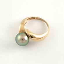 Load image into Gallery viewer, Peacock Green Tahitian Pearl 14K Yellow Gold Solitaire Ring