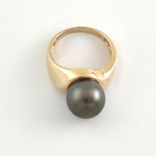 Load image into Gallery viewer, 14K Yellow Gold Black Tahitian Pearl Solitaire Ring