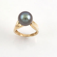 Load image into Gallery viewer, 14K Yellow Gold Black Gray Tahitian Pearl Solitaire Ring