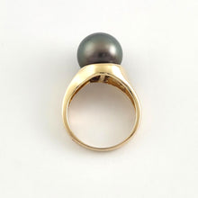 Load image into Gallery viewer, Black Tahitian Pearl Ring 14K Yellow Gold Solitaire