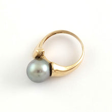 Load image into Gallery viewer, Natural Light Cyan Tahitian Pearl Ring 14K Yellow Gold Solitaire