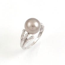 Load image into Gallery viewer, Silver Gray Tahitian Pearl Ring 14K White Gold Diamond Cocktail Ring