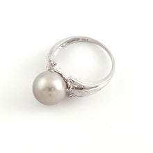 Load image into Gallery viewer, Silver Gray Tahitian Pearl Ring 14K White Gold Diamond Cocktail Ring