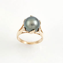 Load image into Gallery viewer, Black Tahitian Pearl Ring 14K Yellow Gold Solitaire