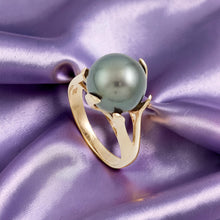 Load image into Gallery viewer, Black Tahitian Pearl Ring 14K Yellow Gold Solitaire