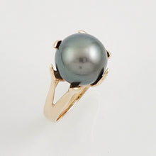 Load image into Gallery viewer, Black Tahitian Pearl Ring 14K Yellow Gold Solitaire