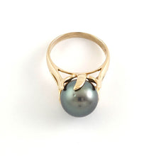 Load image into Gallery viewer, Black Tahitian Pearl Ring 14K Yellow Gold Solitaire