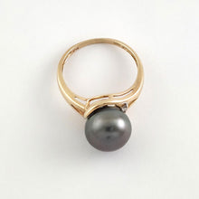 Load image into Gallery viewer, 14K Solid Yellow Gold Black Tahitian Pearl Solitaire Ring with Diamond Accents
