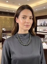 Load image into Gallery viewer, Beautiful 14k Yellow Gold Clasp Graduated Black Tahitian Pearl Necklace