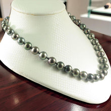 Load image into Gallery viewer, Beautiful 14k Yellow Gold Clasp Graduated Black Tahitian Pearl Necklace