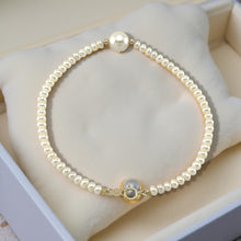Load image into Gallery viewer, 14k Yellow Gold Spring Clasp White Mini Pearl Bracelet with Center White Pearl