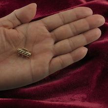 Load image into Gallery viewer, 14K Yellow Gold 3-Row Clasp with Close Jamb Rings
