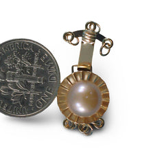 Load image into Gallery viewer, 14K Yellow Gold Triple Strands (3 Rows) Pink Cultured Pearl Clasp
