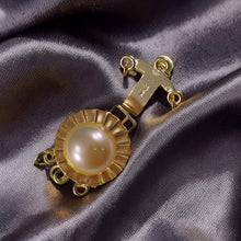 Load image into Gallery viewer, 14K Yellow Gold Triple Strands (3 Rows) Pink Cultured Pearl Clasp