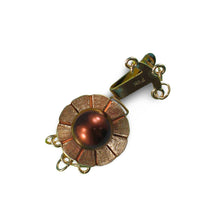 Load image into Gallery viewer, 14K Yellow Gold Triple Strands (3 Rows) Chocolate Pearl Clasp