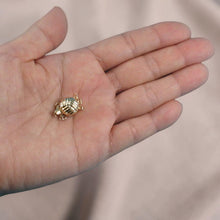 Load image into Gallery viewer, 14K Yellow Gold Classic 3-Row (3 Strands) Pearl Beads Clasp