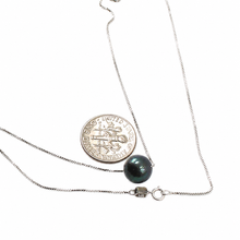 Load image into Gallery viewer, Black Pearl on 14k White Gold Box Chain Necklace
