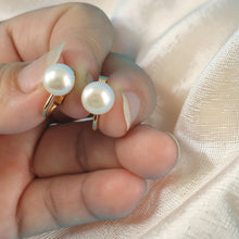 Load image into Gallery viewer, 14k Gold-Filled White Pearl Clip-On Earrings (Non-Pierced)