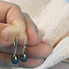 Load image into Gallery viewer, Sterling Silver Black Pearl Leverback Dangle Earrings