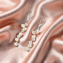 Load image into Gallery viewer, Sterling Silver O Chain Pale Mixed Pearl Leverback Earrings