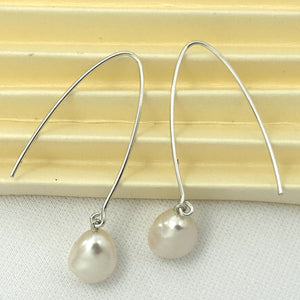 9100940 SILVER 925 V SHAPED WIRE WHITE BAROQUE PEARL DANGLE HOOK EARRINGS