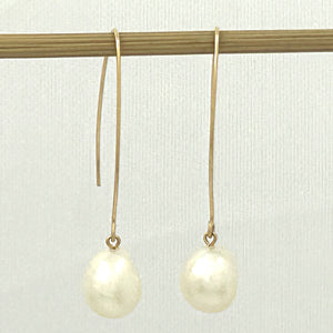 9100945 14K GOLD FILLED V SHAPED WIRE WHITE BAROQUE PEARL DANGLE EARRINGS