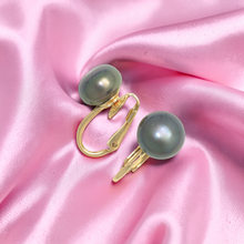 Load image into Gallery viewer, 14K Gold Filled Clip-On Black Pearl Earrings (Non-Pierced)