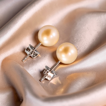 Load image into Gallery viewer, Sterling Silver Pale Pink Pearl Stud Earrings (7.5–8mm)