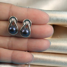 Load image into Gallery viewer, Sterling Silver Love Knot Black Pearl Stud Earrings