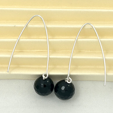 9110871 SILVER 925 V SHAPED WIRE FACETED BLACK ONYX DANGLE HOOK EARRINGS