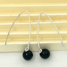 Load image into Gallery viewer, 9110881 SILVER 925 V SHAPED WIRE FACETED BLACK ONYX DANGLE HOOK EARRINGS