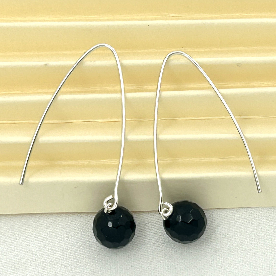 9110881 SILVER 925 V SHAPED WIRE FACETED BLACK ONYX DANGLE HOOK EARRINGS