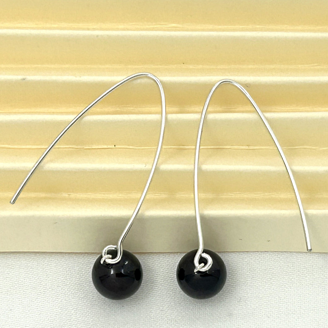 9110899 SILVER 925 V SHAPED WIRE GARNET DANGLE HOOK EARRINGS