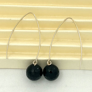 9111871  BLACK ONYX 14K GOLD FILLED V SHAPED WIRE DANGLE HOOK EARRINGS