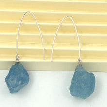 Load image into Gallery viewer, 9130770B ROUGH AQUAMARINE SILVER 925 V SHAPED WIRE DANGLE HOOK EARRINGS