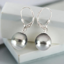 Load image into Gallery viewer, Solid Sterling Silver .925 Leverback Black Tahitian Pearl Earrings