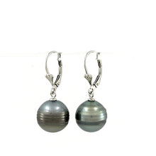 Load image into Gallery viewer, 91T0121  NATURAL GRAY GENUINE TAHITIAN PEARL LEVERBACK DANGLE EARRINGS