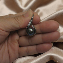 Load image into Gallery viewer, Sterling Silver 925 Fish Hook Black Pearl Pendant