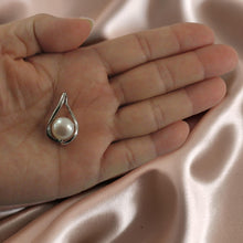 Load image into Gallery viewer, Sterling Silver 925 Wave White Pearl Pendant