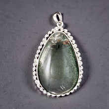 Load image into Gallery viewer, Sea Green Natural Multi-Inclusion Quartz Crystal Sterling Silver Necklace